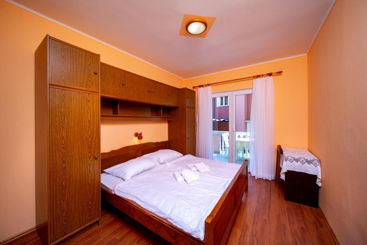 Kastell Apartments Lopar Exterior foto